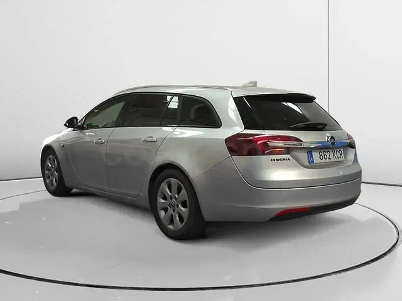 Usado Opel Insignia Business 136 CV (100 kW) 2017 Gris / plata Familiar