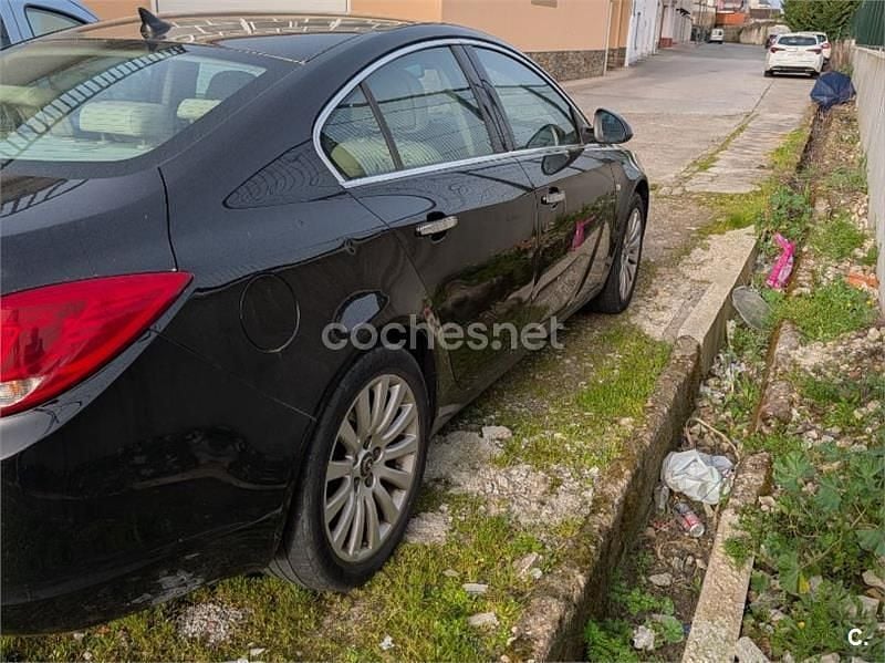 Usado Opel Insignia Sport 160 CV (117 kW) 2009 Negro Berlina