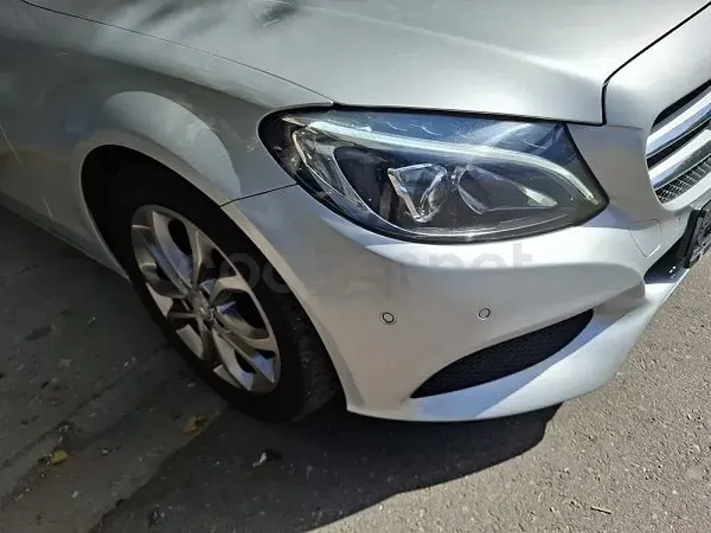 Usado Mercedes C220 170 CV (125 kW) 2017 Gris / plata Berlina