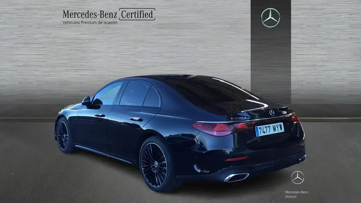 Usado Mercedes E220 197 CV (144 kW) 2024 Negro obsidiana Berlina