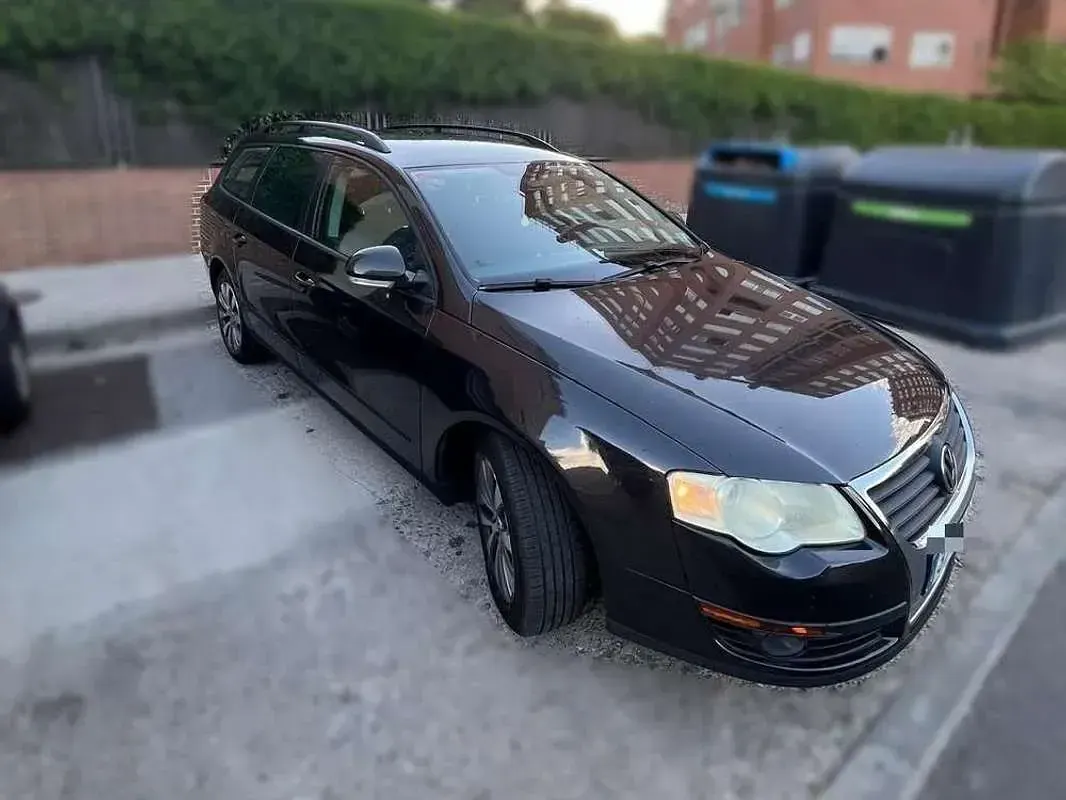Usado VW Passat Edition 110 CV (80 kW) 2009 Gris Familiar