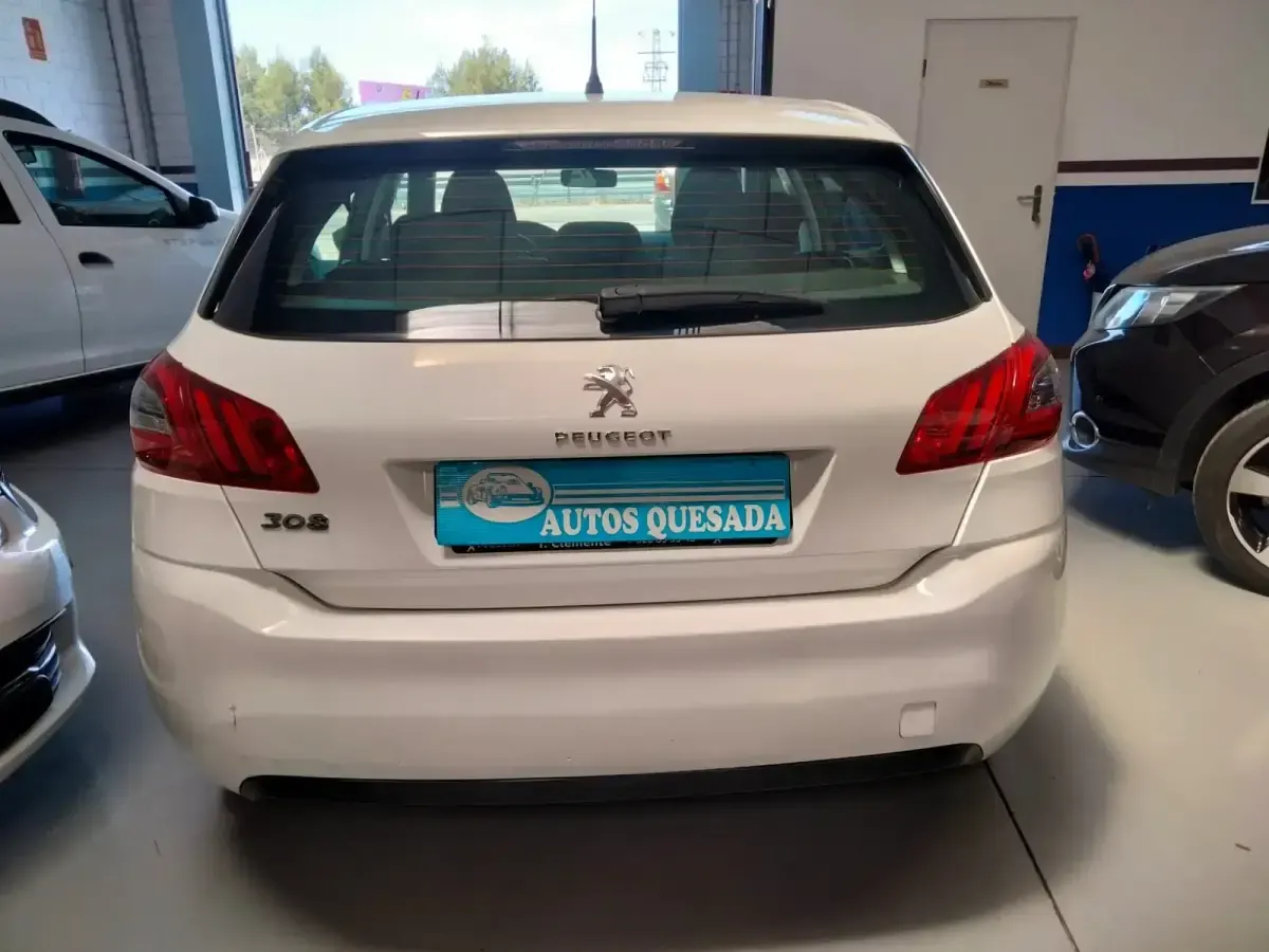 Usado Peugeot 308 Business-Line 100 CV (73 kW) 2017 Blanco Utilitario
