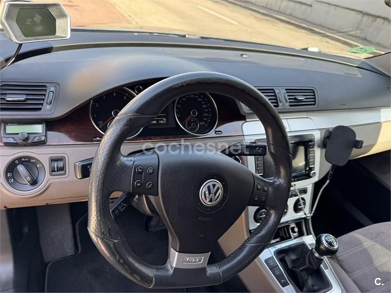 Usado VW Passat Highline 200 CV (147 kW) 2009 Azul Berlina