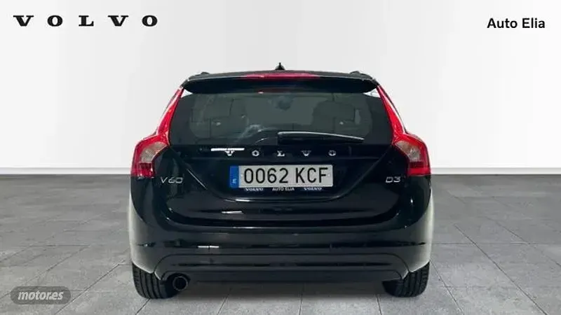 Usado Volvo V60 Momentum 150 CV (110 kW) 2017 Negro Familiar