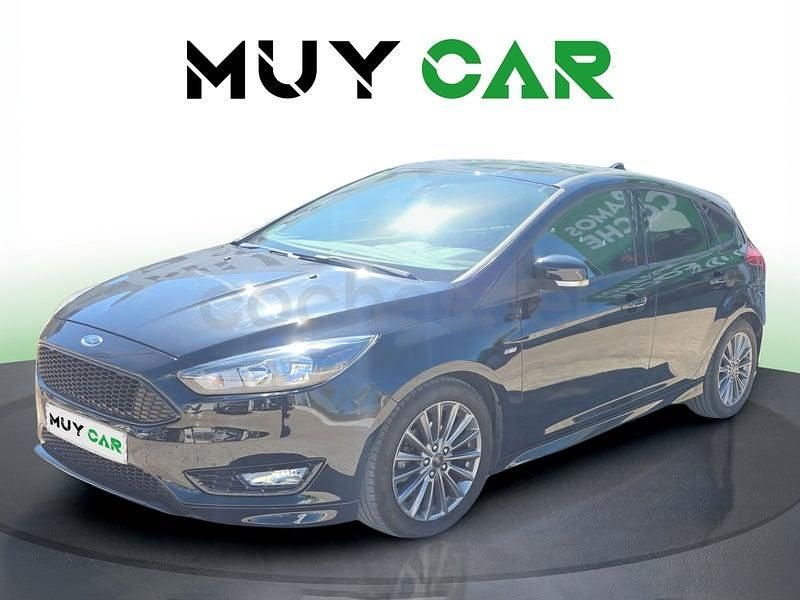 Usado Ford Focus ST-Line 125 CV (91 kW) 2018 Negro Utilitario