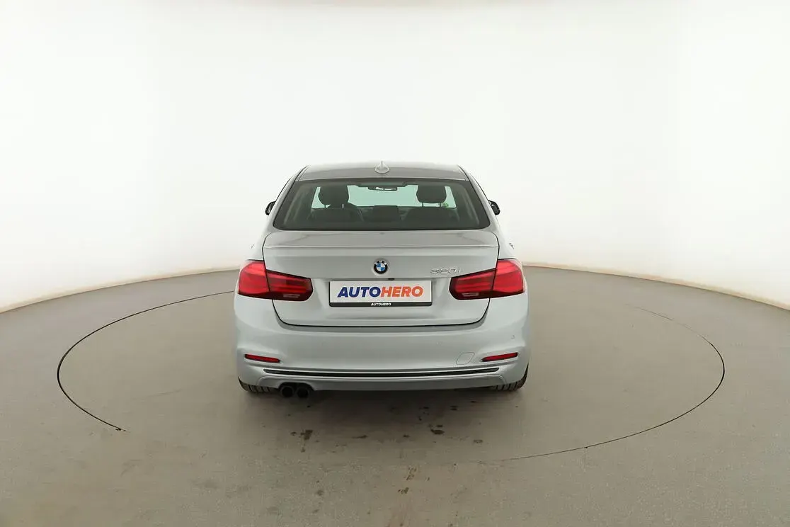 Usado BMW 320 Sport Line 185 CV (136 kW) 2018 Plata Berlina