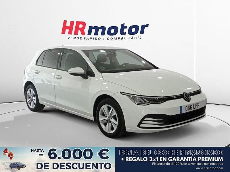 Blanco Usado 2021 VW Golf VIII Life Berlina | 19.200 € (Precio justo) - Imagen 1/4