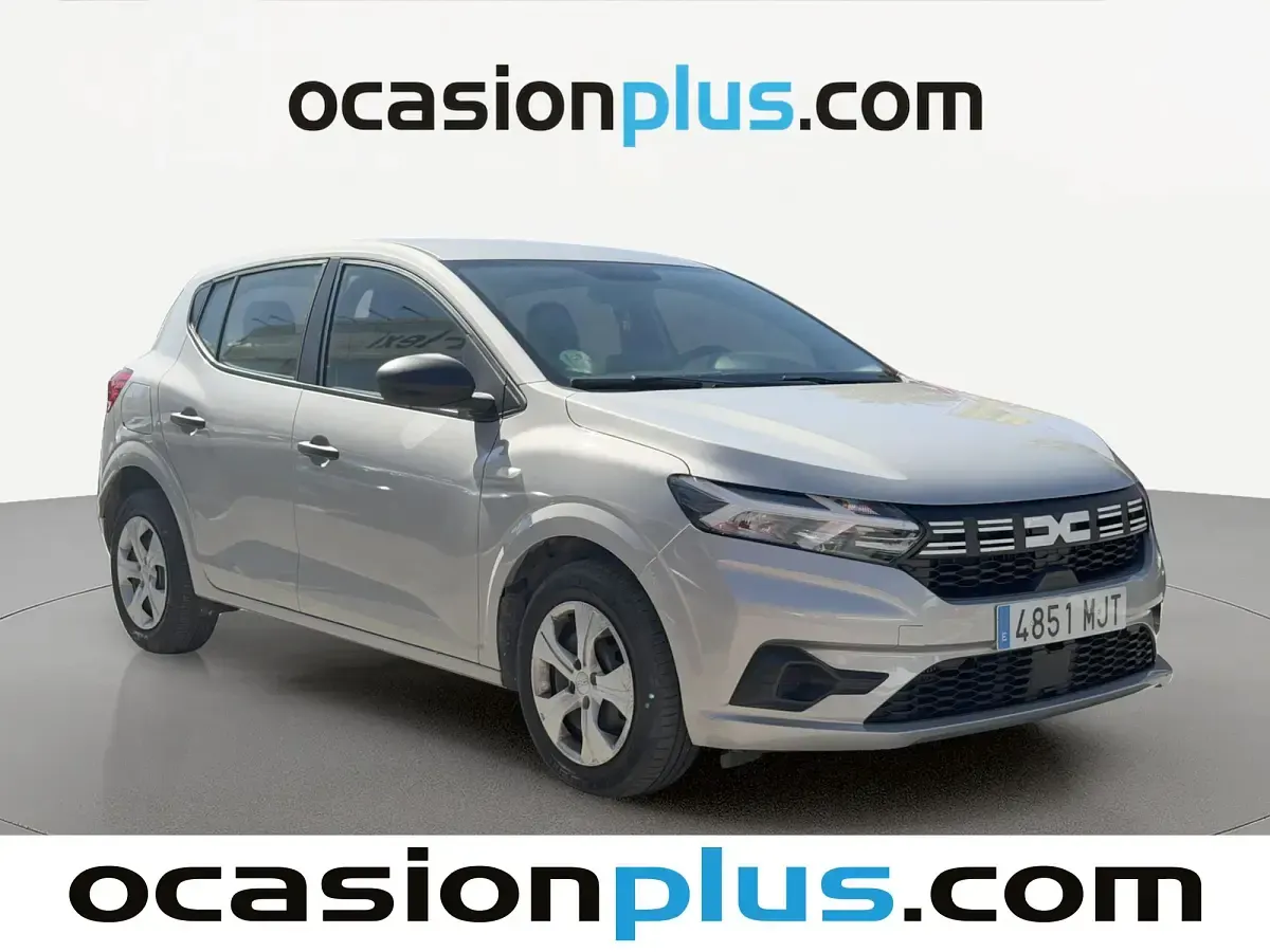 Usado Dacia Sandero Essentiel 91 CV (66 kW) 2023 Gris plata Utilitario