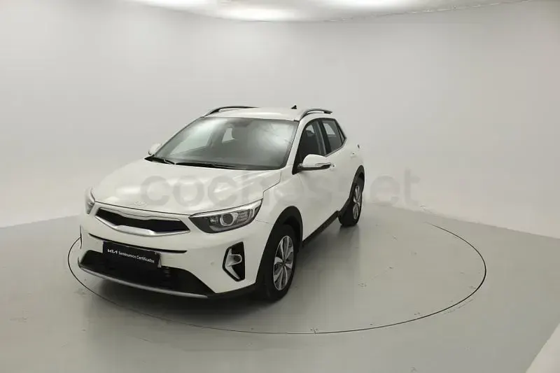 Usado Kia Stonic 100 HP (73 kW) 2025 Branco SUV