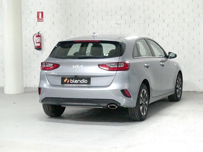 Usado Kia Ceed 100 CV (73 kW) 2024 Gris Utilitario
