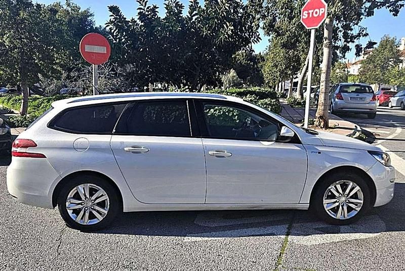 Usado Peugeot 308 SW Style 120 CV (88 kW) 2016 Blanco Familiar