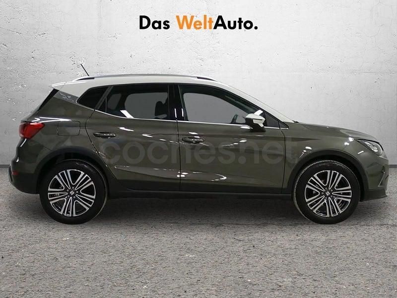 Usado Seat Arona Xperience 115 CV (84 kW) 2025 Gris / plata SUV