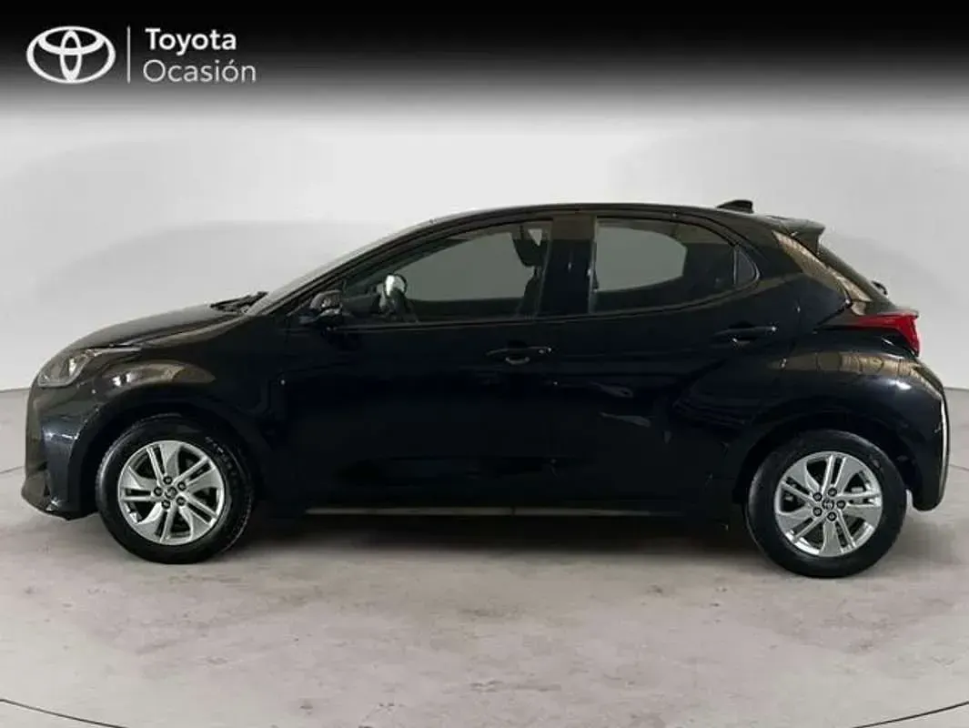 Usado Toyota Yaris Edition 125 CV (91 kW) 2021 Negro Utilitario