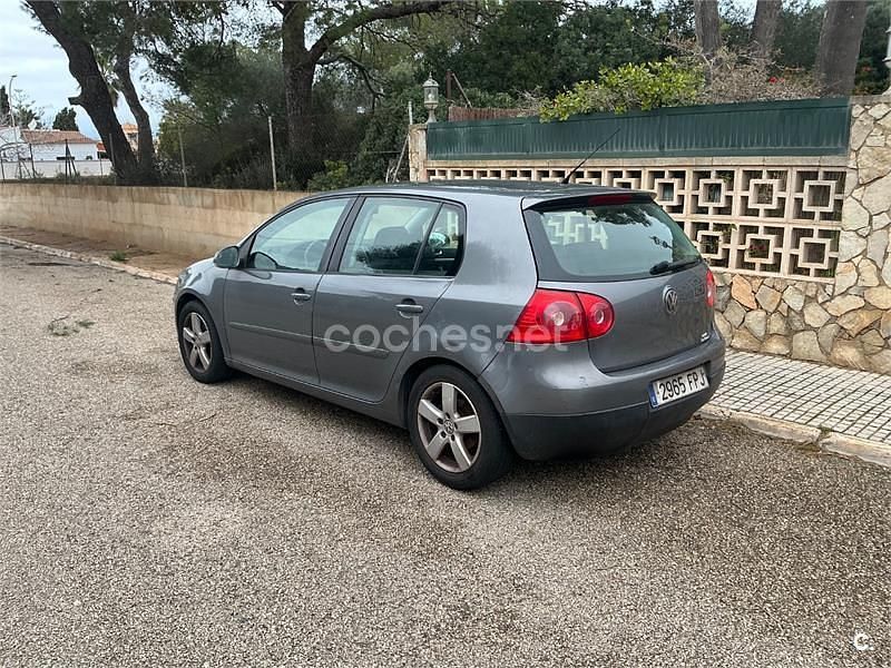 Usado VW Golf V GT 105 CV (77 kW) 2007 Gris / plata Berlina
