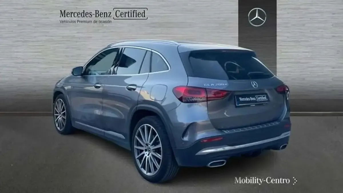 Usado Mercedes GLA200 150 CV (110 kW) 2021 Gris SUV