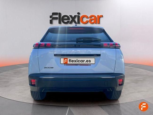 Usado Peugeot 2008 Active 100 CV (73 kW) 2023 Blanco SUV