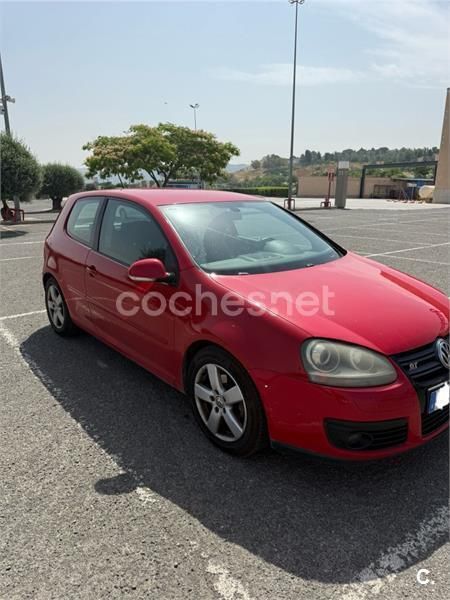 Rojo Usado 2007 VW Golf V GT Berlina | 5500 € (Precio justo) - Imagen 1/4