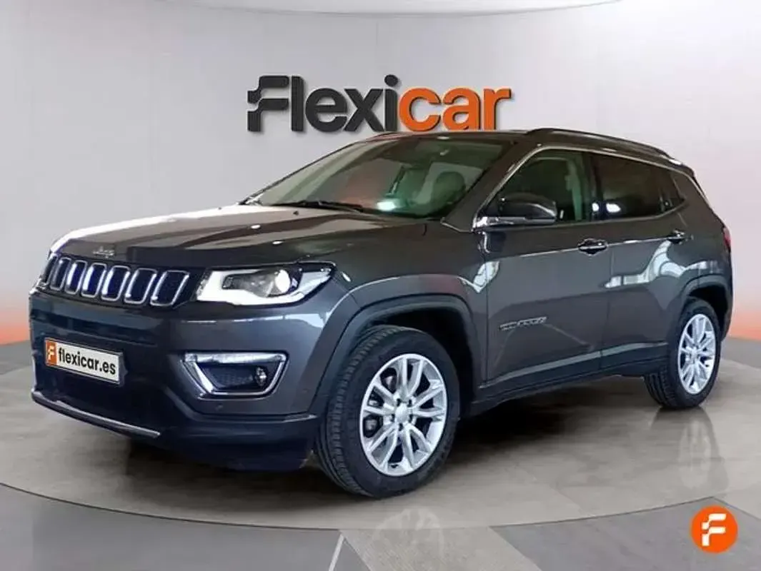 Usado Jeep Compass Limited 150 CV (110 kW) 2020 Gris SUV
