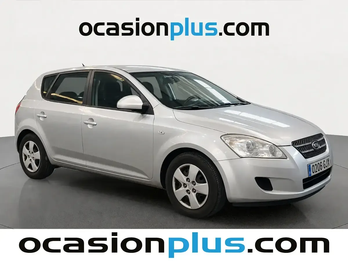 Usado Kia Ceed 109 CV (80 kW) 2008 Gris Utilitario