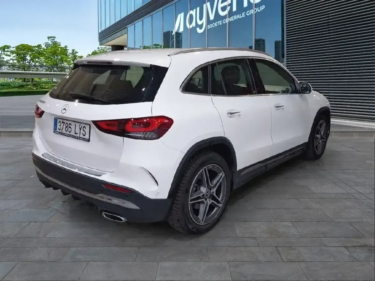 Usado Mercedes GLA200 150 CV (110 kW) 2022 Blanco SUV