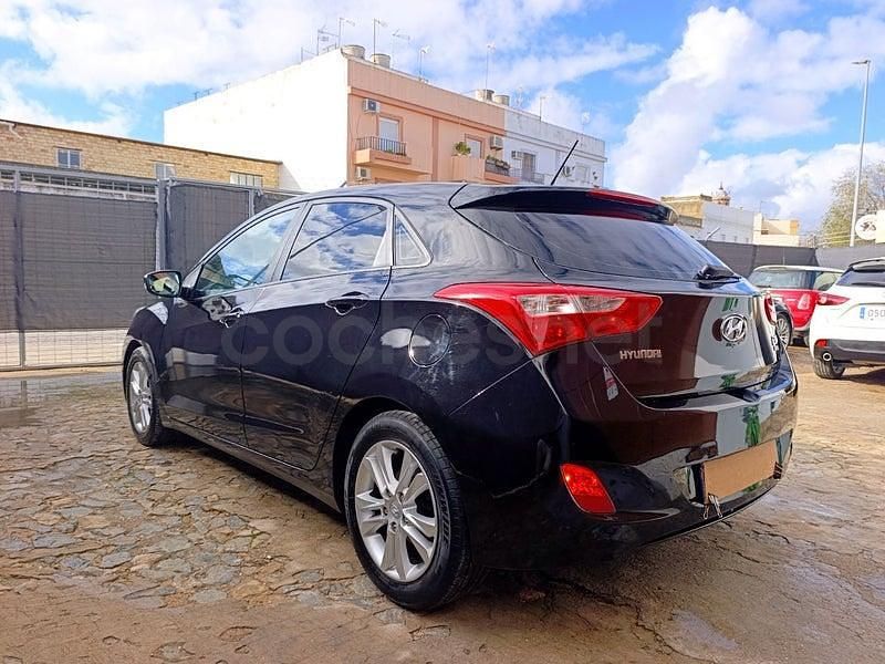 Usado Hyundai i30 Sport 128 CV (94 kW) 2013 Negro Berlina