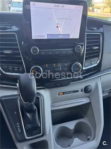 Gris / plata Usado 2021 Ford Tourneo Custom Titanium Monovolumen | 42.100 € (Un poco caro) - Imagen 1/4