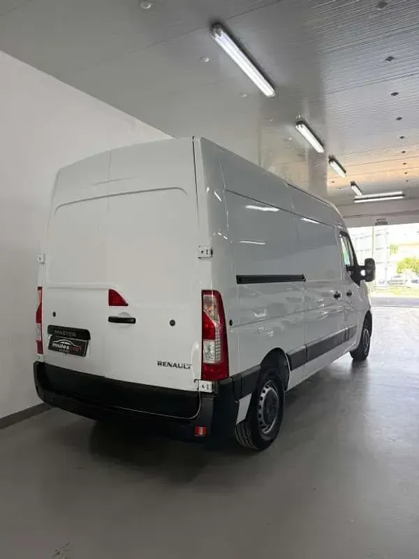 Usado Renault Master 135 CV (99 kW) 2021 Blanco Monovolumen