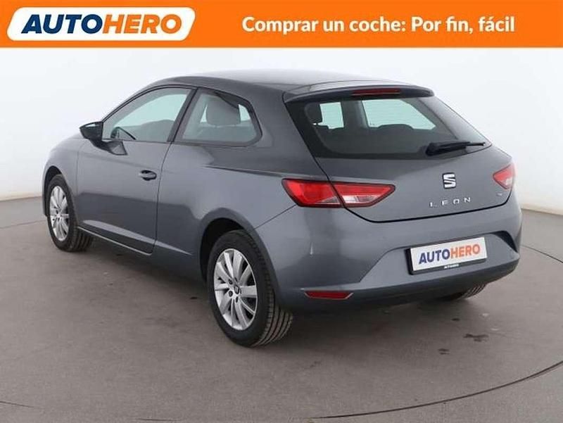 Usado Seat Leon Reference 106 CV (77 kW) 2014 Gris Berlina