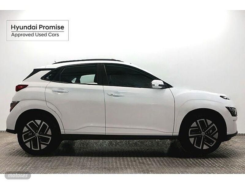 Usado Hyundai Kona 100 kW (136 CV) 2023 Atlas white (sólido) SUV
