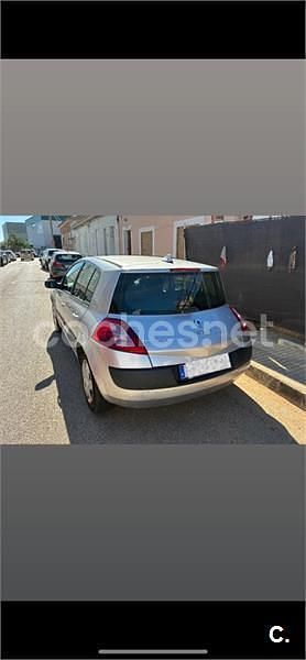 Gris / plata Usado 2005 Renault Mégane II Dynamique Berlina | 2500 € (Precio justo) - Imagen 1/4