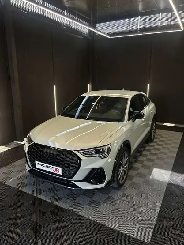 Usado Audi Q3 Sportback 150 CV (110 kW) 2025 Plateado SUV
