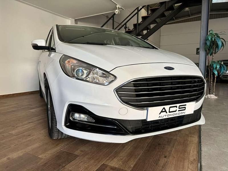 Usado Ford S-MAX Trend 150 CV (110 kW) 2021 Blanco Monovolumen