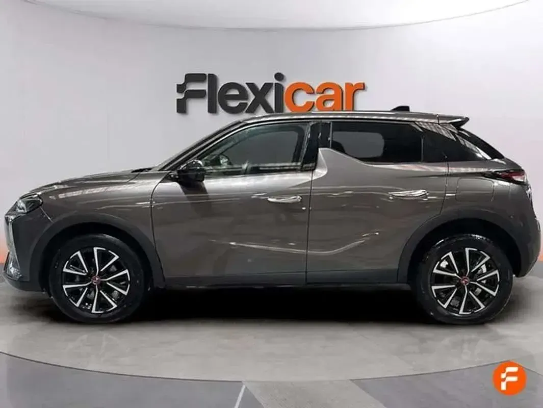Usado DS Automobiles DS3 Crossback Performance 131 CV (96 kW) 2023 Gris SUV