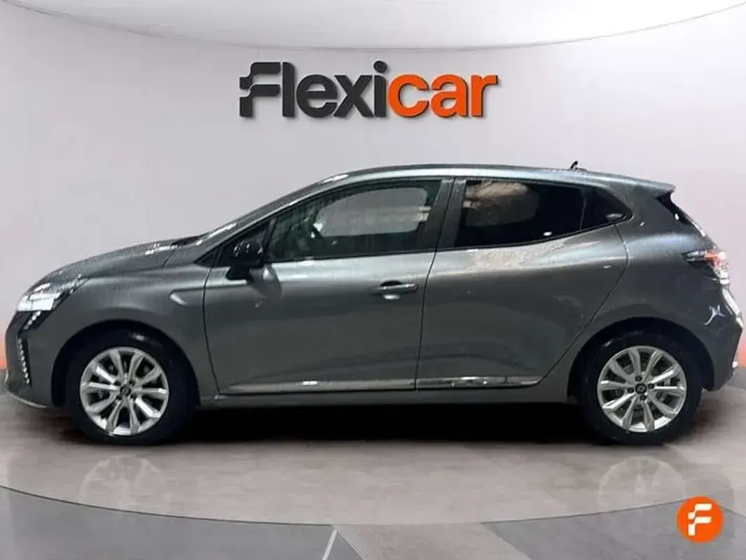 Usado Renault Clio Evolution 101 CV (74 kW) 2025 Gris Utilitario