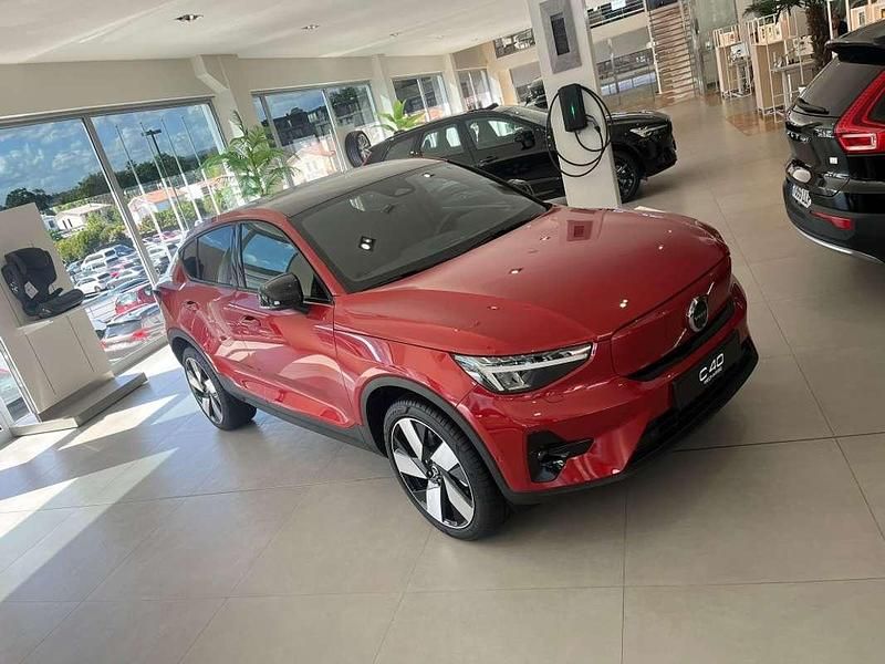 Rojo Nuevo 2025 Volvo EC40 Plus SUV | 46.800 € (Precio justo) - Imagen 1/4