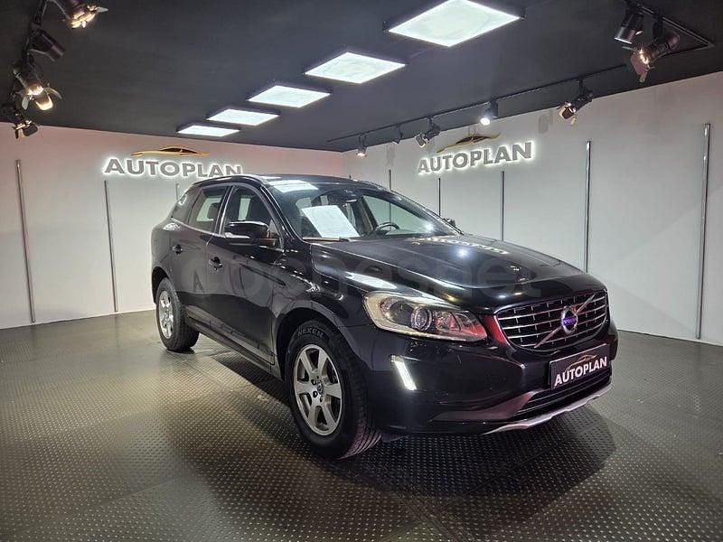 Käytetty Volvo XC60 Kinetic 181 HP (133 kW) 2014 Musta Katumaasturi