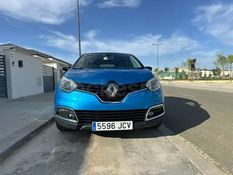 Usado Renault Captur Zen 120 CV (88 kW) 2015 Azul SUV