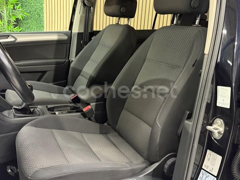 Używany VW Touran Sportline 150 KM (110 kW) 2018 Czarny Minivan