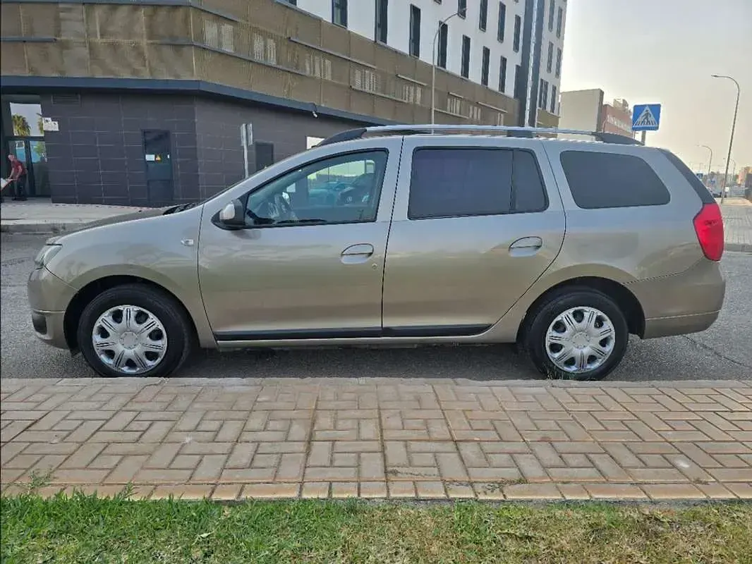 Usado Dacia Logan Lauréate 75 CV (55 kW) 2014 Beige Familiar