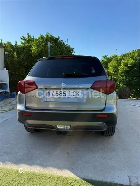 Usado Suzuki Vitara GLX 140 CV (102 kW) 2019 Gris / plata SUV
