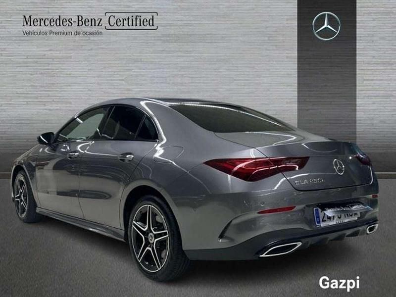 Usado Mercedes CLA250e 218 CV (160 kW) 2025 Gris / plata Coupe