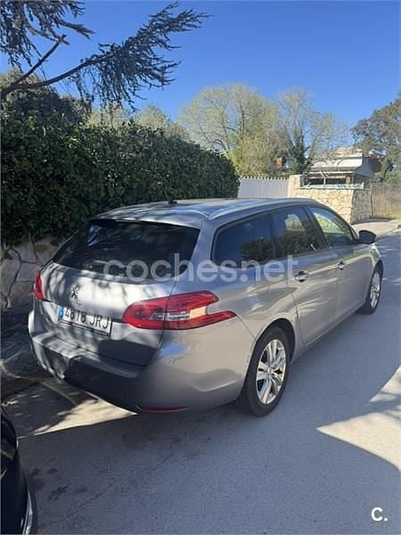 Usado Peugeot 308 SW Style 130 CV (95 kW) 2016 Gris / plata Familiar