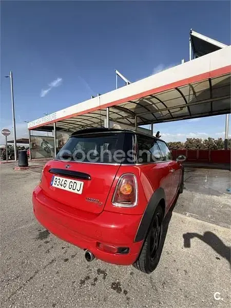 Usado Mini Cooper D 110 CV (80 kW) 2008 Rojo Utilitario