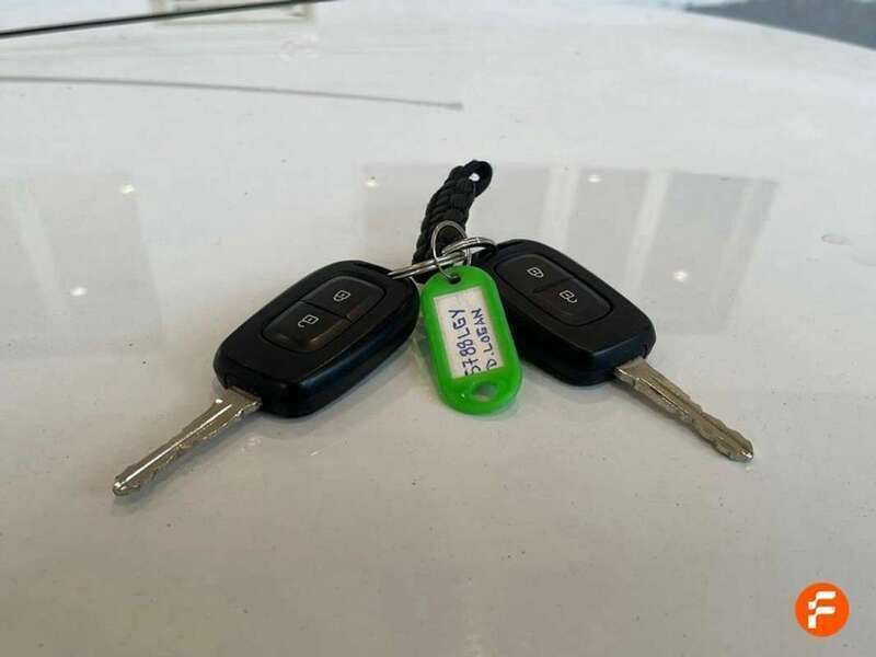 Amarillo Usado 2020 Dacia Logan Essentiel Berlina | 7290 € - Imagen 1/1