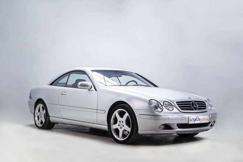 Usado Mercedes CL500 306 CV (225 kW) 2002 Plata Coupe