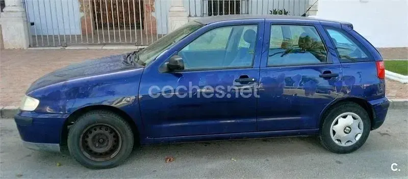 Usado Seat Ibiza Stella 60 CV (44 kW) 2001 Azul Utilitario