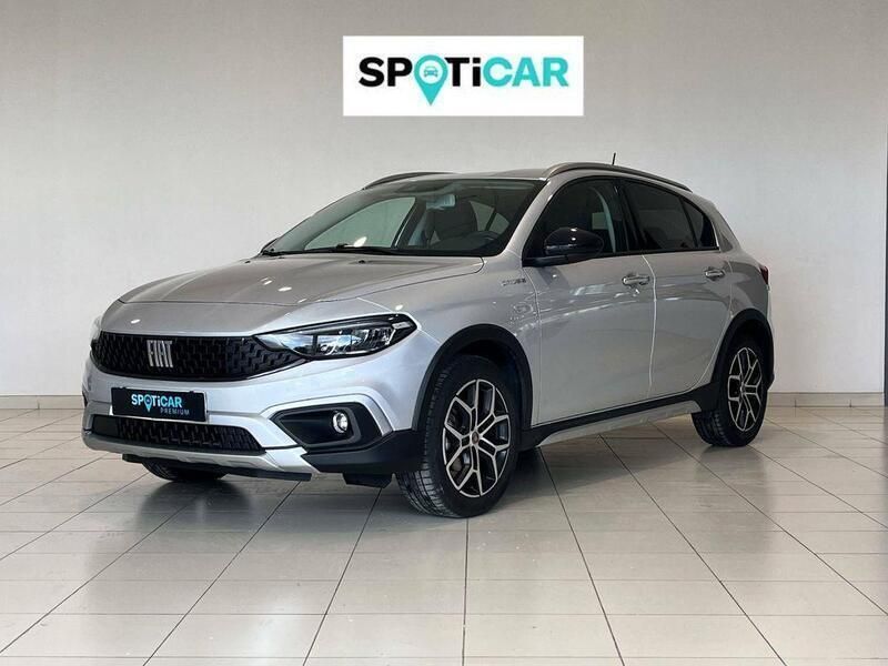 Gris Usado 2022 Fiat Tipo Cross Berlina | 16.900 € (Caro) - Imagen 1/4