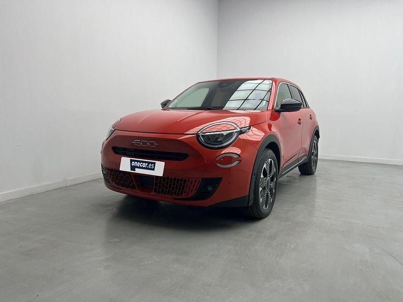 Naranja Nuevo 2025 Fiat 600 La Prima SUV | 29.890 € (Un poco caro) - Imagen 1/4