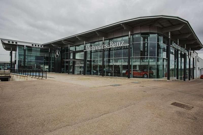 Usado Mercedes GLC200 AMG line 213 CV (156 kW) 2020 Verde SUV