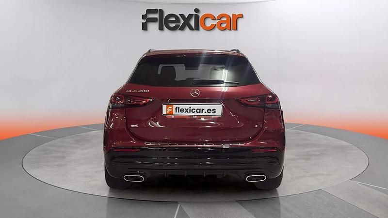 Usado Mercedes GLA200 163 CV (119 kW) 2021 Granate SUV